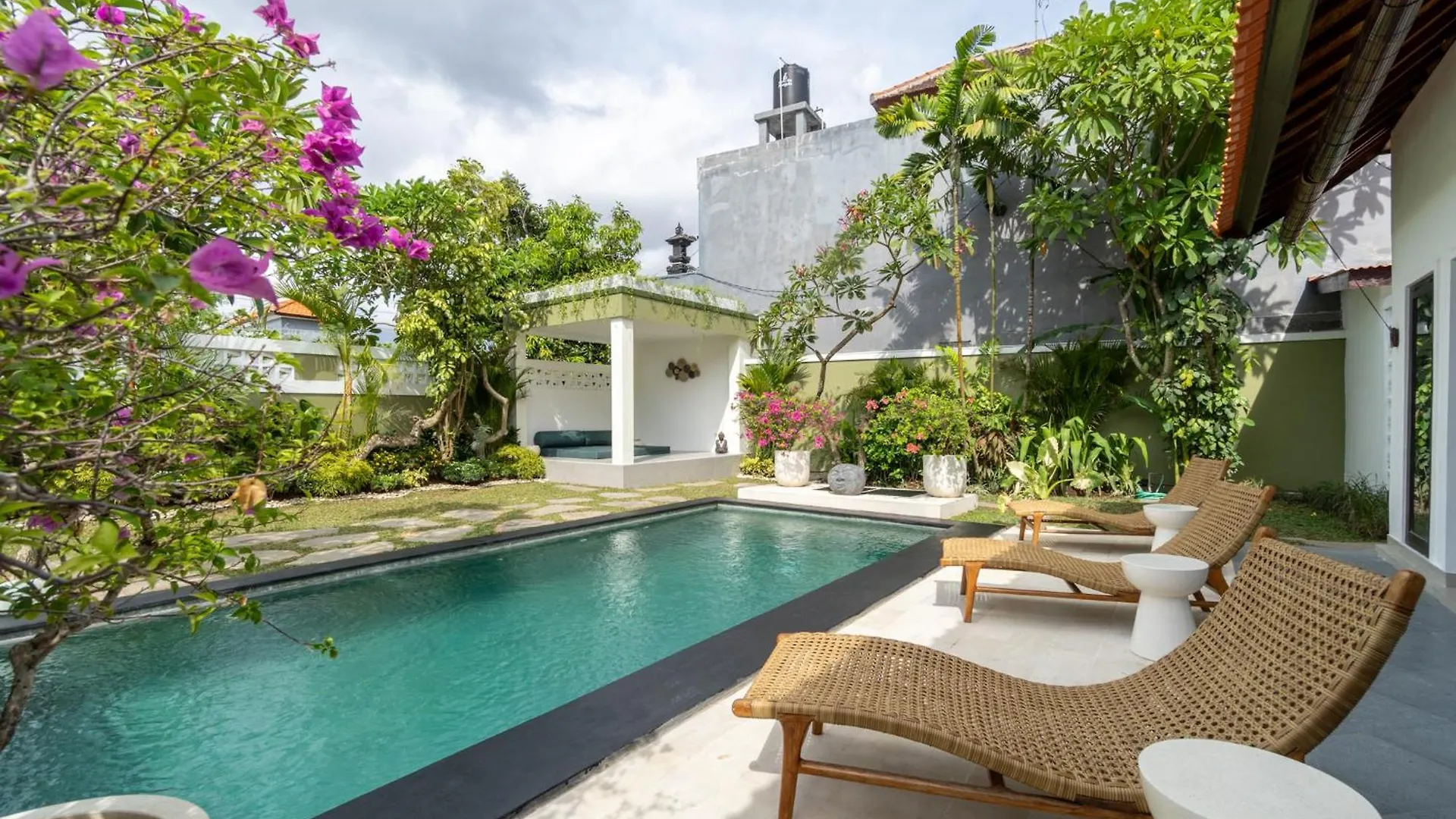 Lägenhet Castelu 3Br Peacefully Villa Near Mertanadi Seminyak